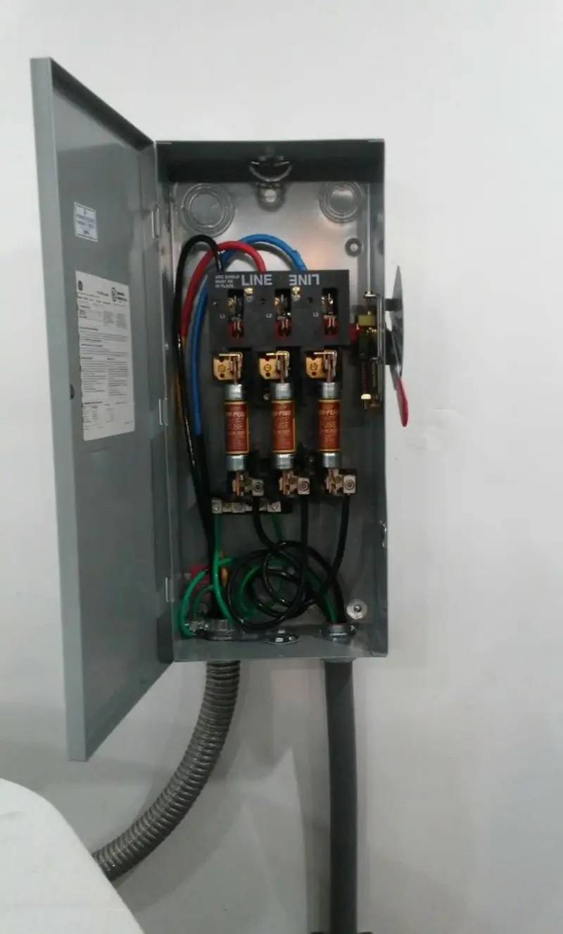 Three-phase disconnect switch installed for Electrical Wiring & Rewiring in Newberg